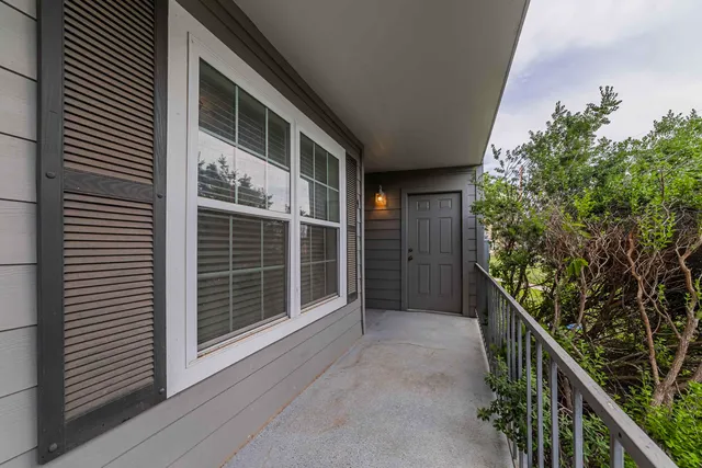 $415,000 | 806 Highcrest Drive, Unit 4, Granite Shoals, TX 78654