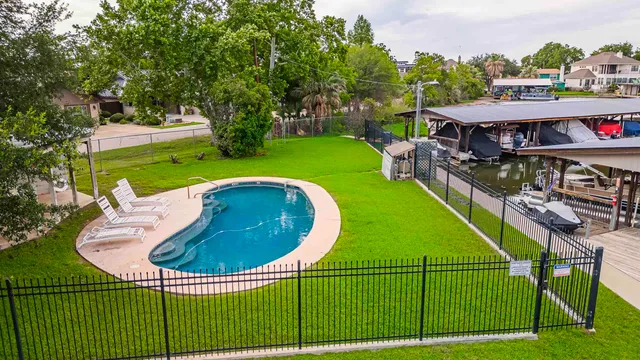 $415,000 | 806 Highcrest Drive, Unit 4, Granite Shoals, TX 78654