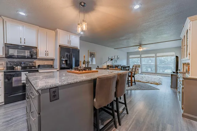 $415,000 | 806 Highcrest Drive, Unit 4, Granite Shoals, TX 78654