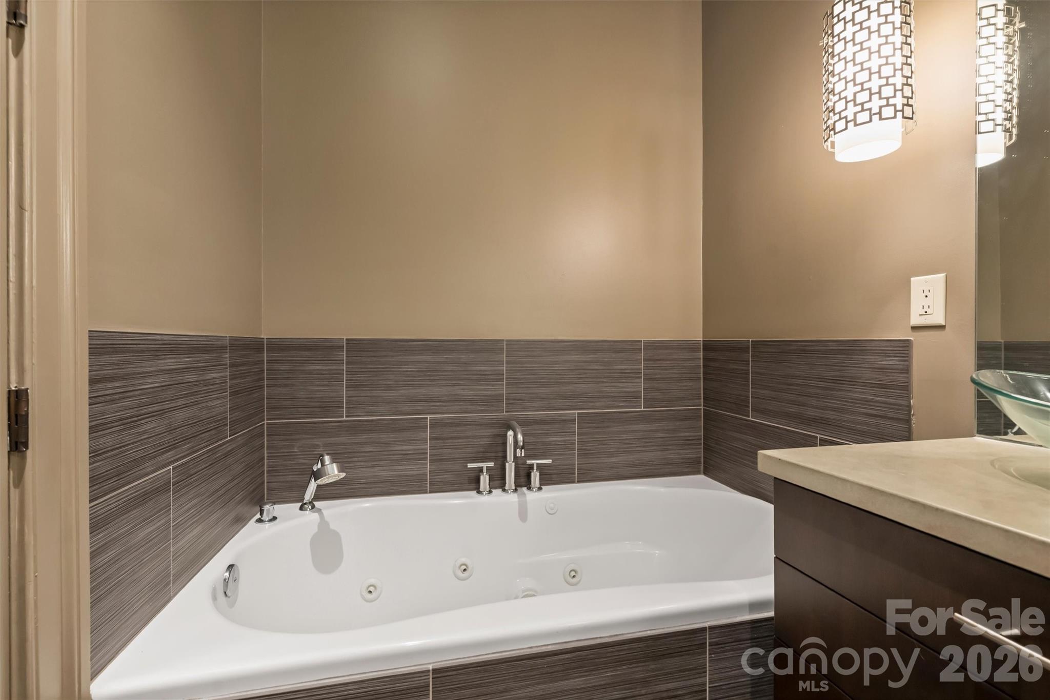 241 Queens Road Charlotte, NC 28204 - Photo 35 of 48