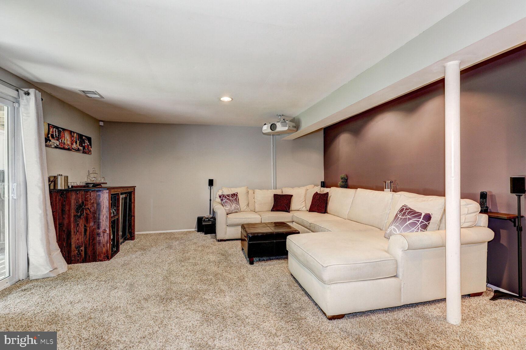 2531 Ebony Road Parkville, MD 21234 - Photo 26 of 51 Family Room