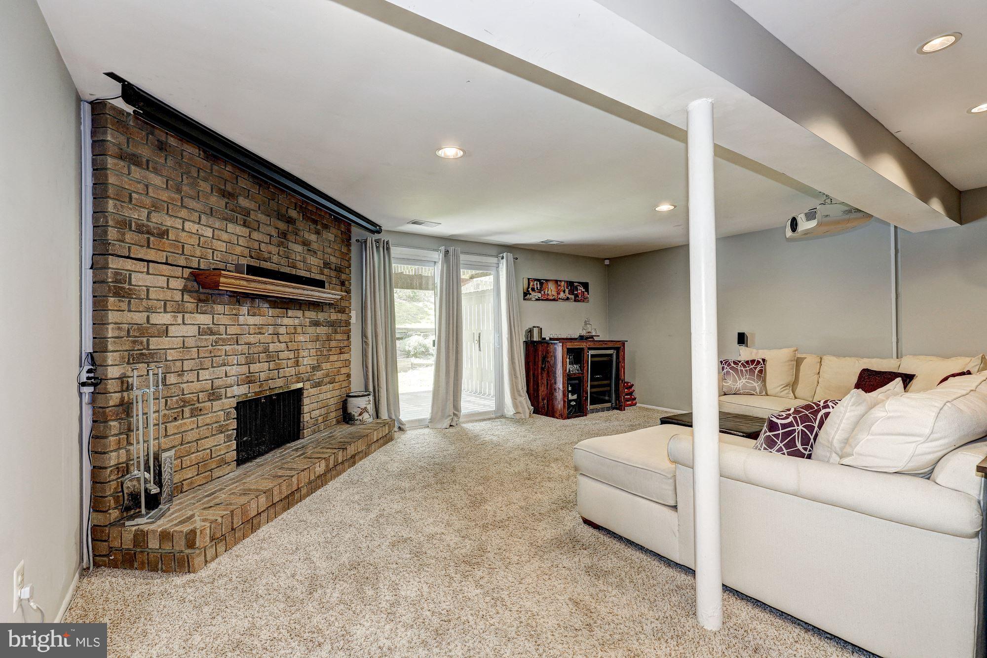 2531 Ebony Road Parkville, MD 21234 - Photo 28 of 51 Family Room