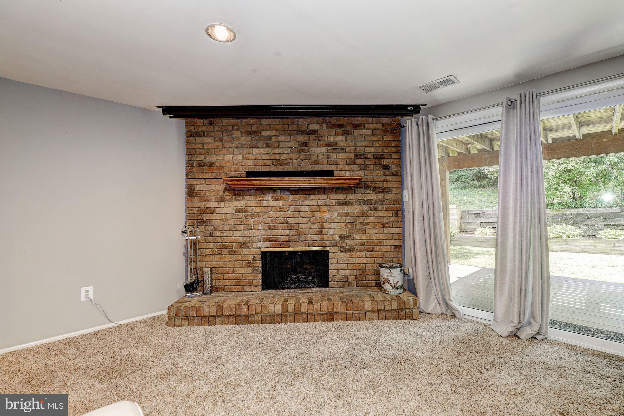 2531 Ebony Road Parkville, MD 21234 - Photo 29 of 51 Family Room