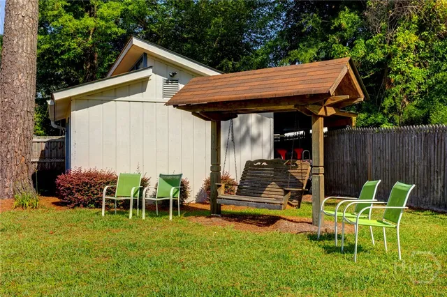 $375,000 | 2006 Cokesbury Drive, Savannah, GA 31406