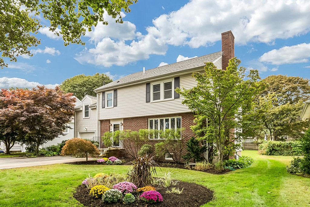 31 Ralph Road Marblehead, MA 01945 - Photo 1 of 24 a front view of a house with garden