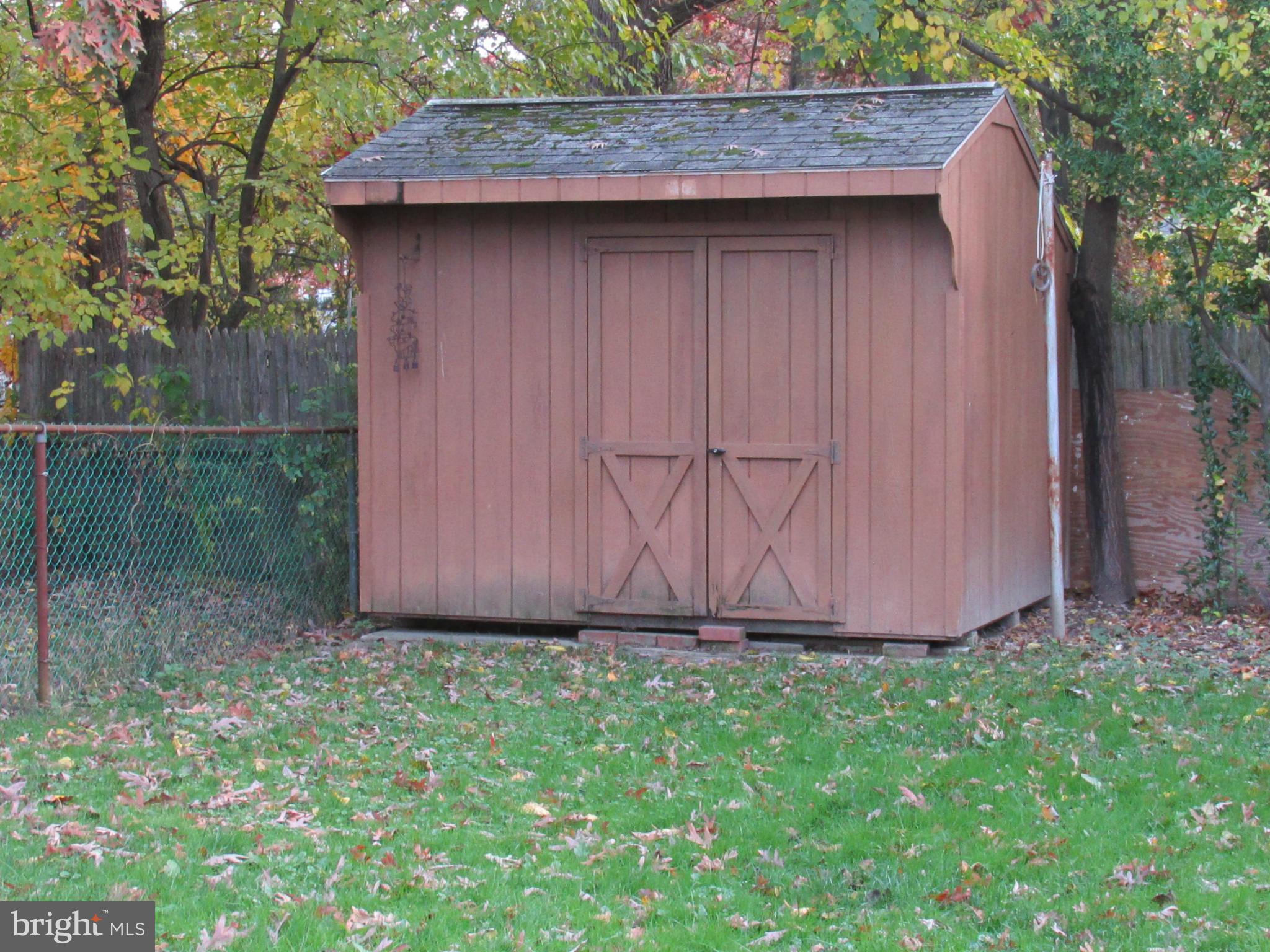 1605 Naturo Road Baltimore, MD 21286 - Photo 15 of 18 Large storage shed in back yard.