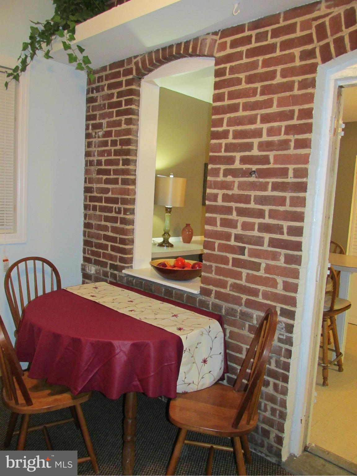 1605 Naturo Road Baltimore, MD 21286 - Photo 7 of 18 Breakfast room with room to extend table!