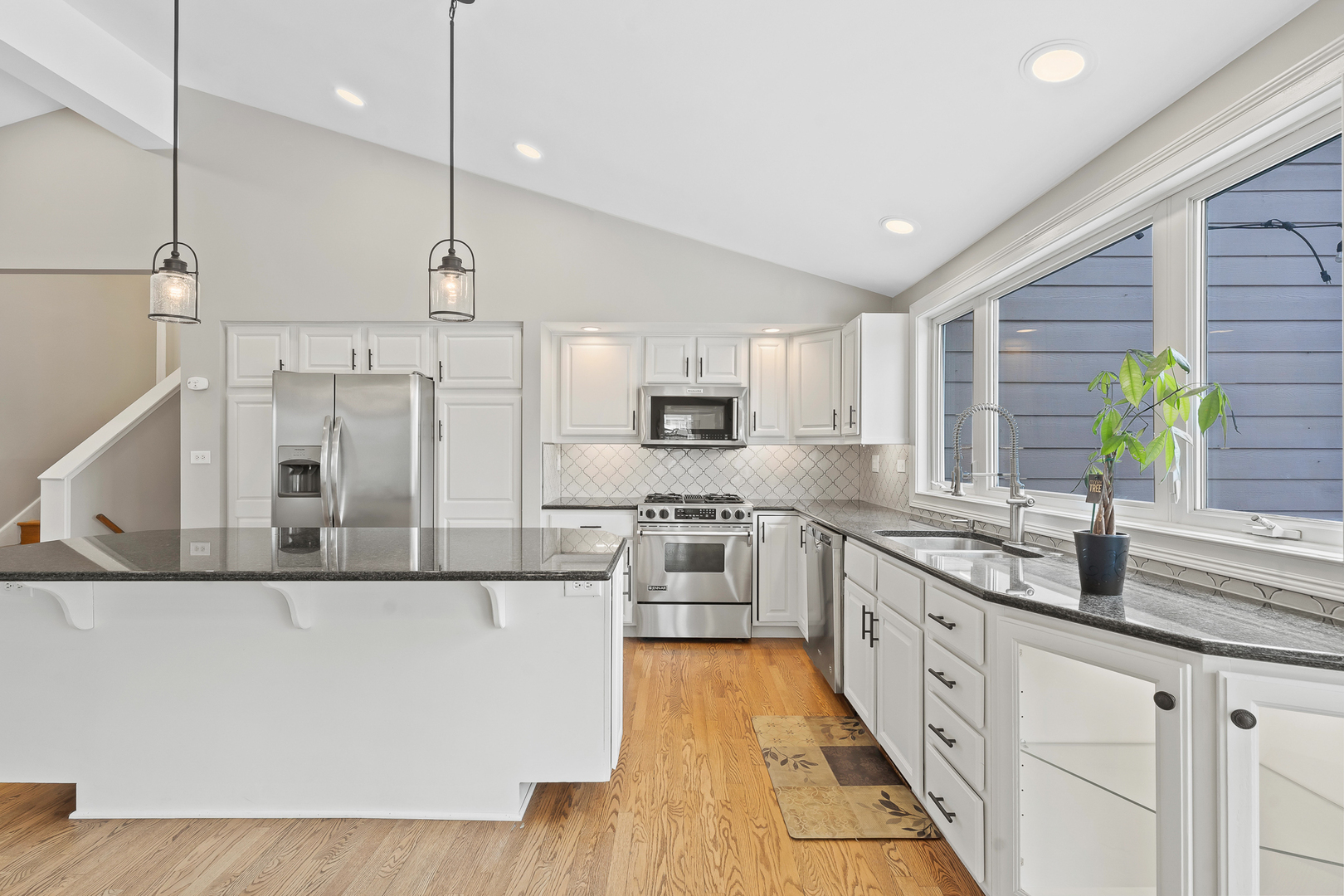 2S216 Riverside Avenue Warrenville, IL 60555 - Photo 14 of 55