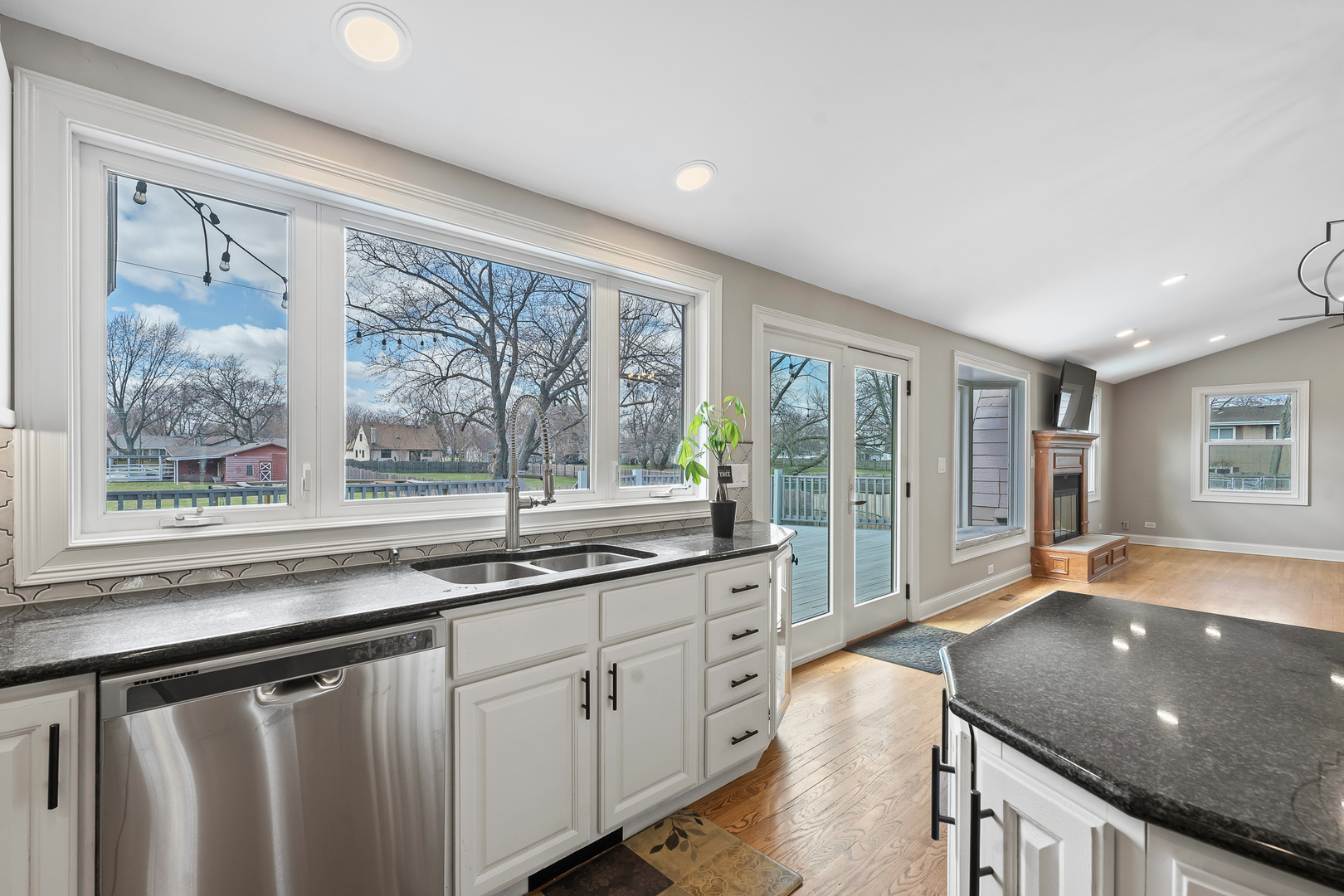 2S216 Riverside Avenue Warrenville, IL 60555 - Photo 15 of 55