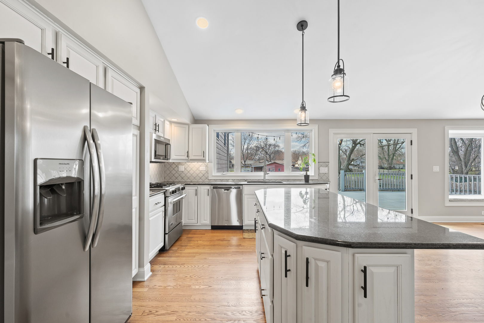 2S216 Riverside Avenue Warrenville, IL 60555 - Photo 16 of 55