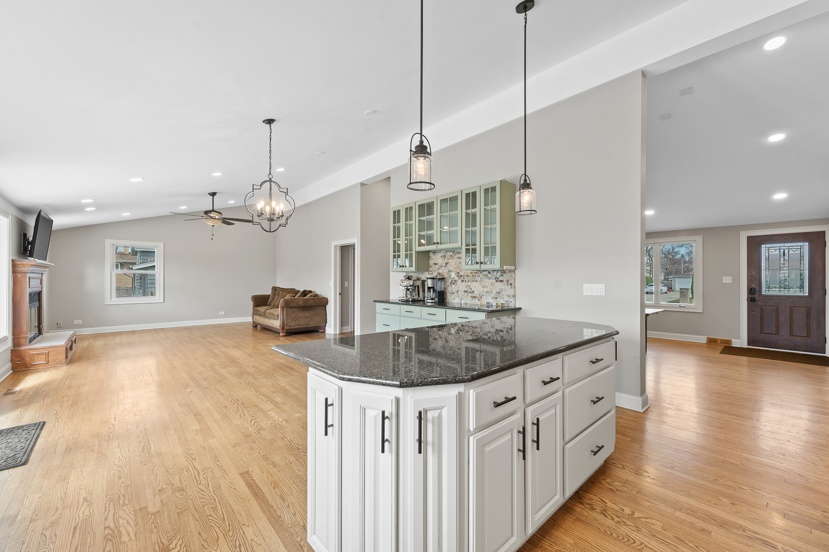 2S216 Riverside Avenue Warrenville, IL 60555 - Photo 18 of 55