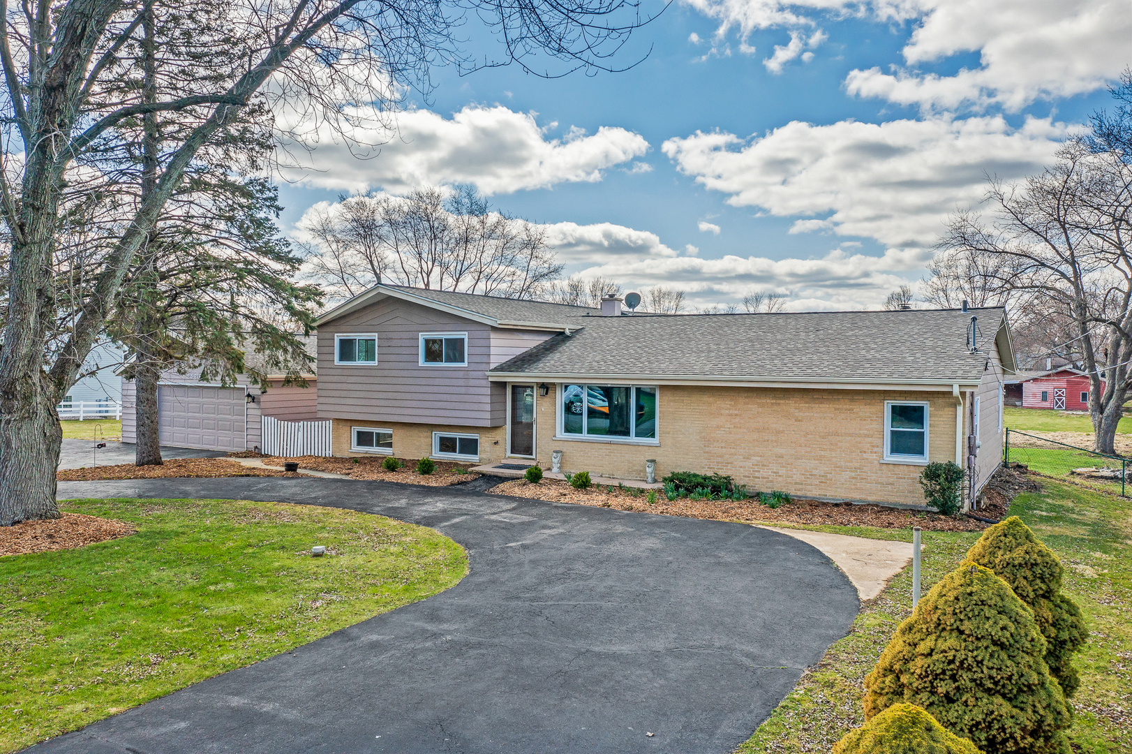 2S216 Riverside Avenue Warrenville, IL 60555 - Photo 2 of 55