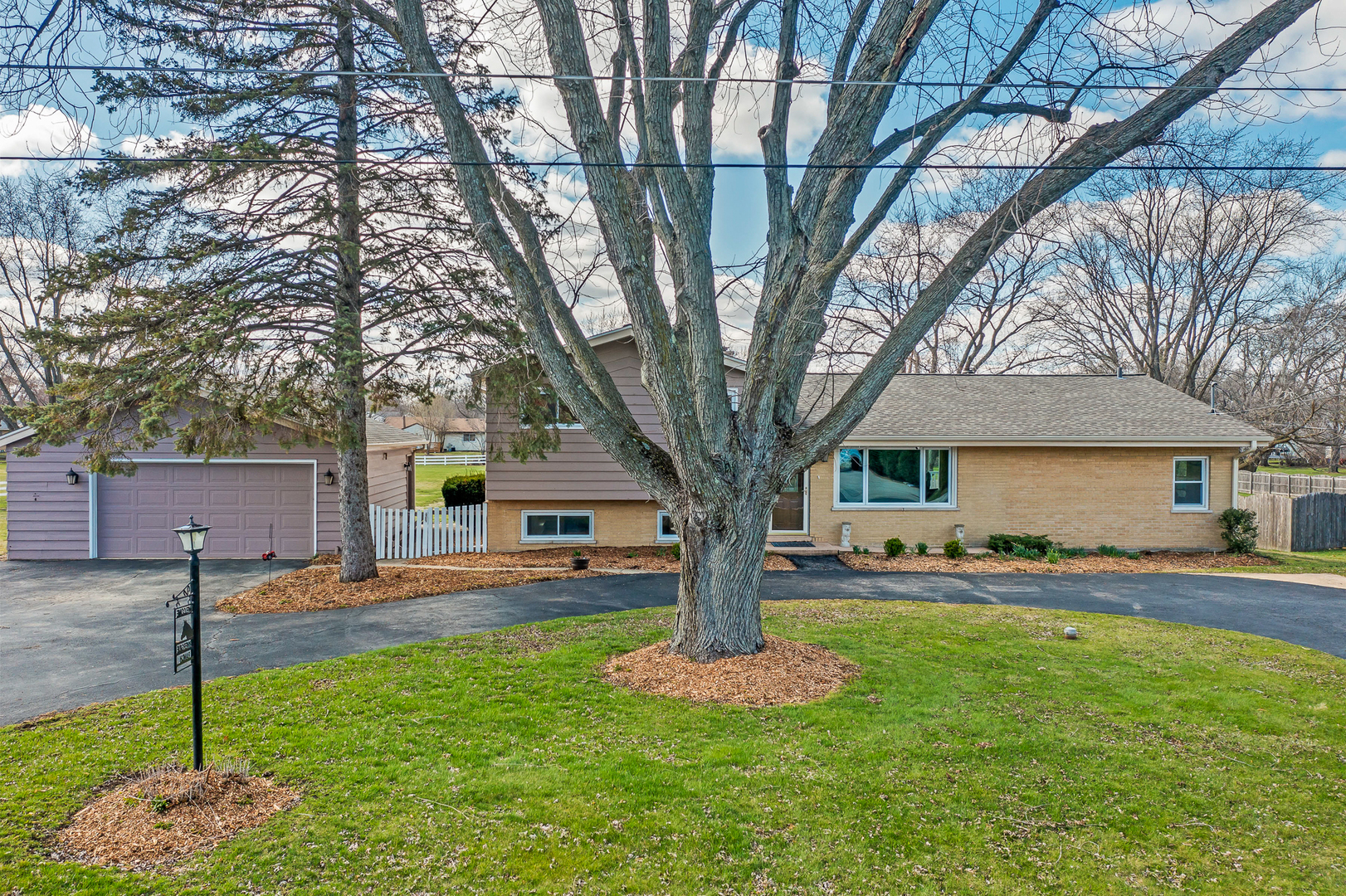 2S216 Riverside Avenue Warrenville, IL 60555 - Photo 3 of 55