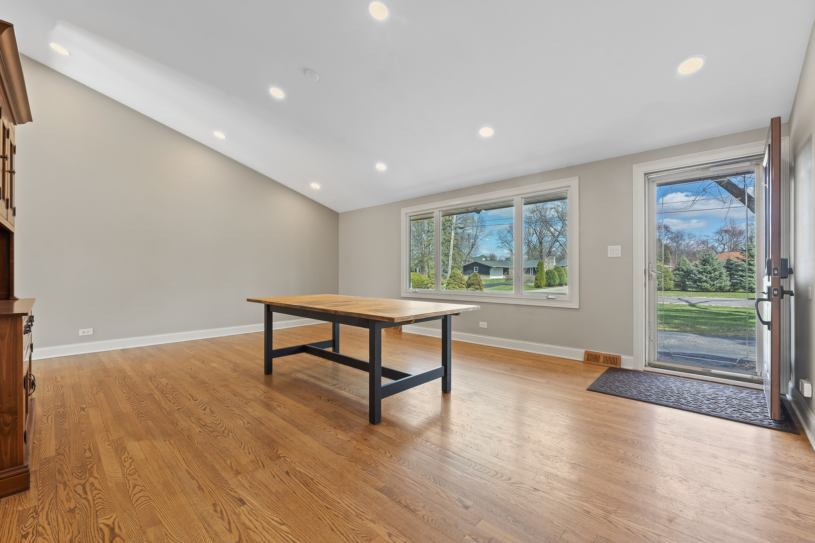 2S216 Riverside Avenue Warrenville, IL 60555 - Photo 6 of 55