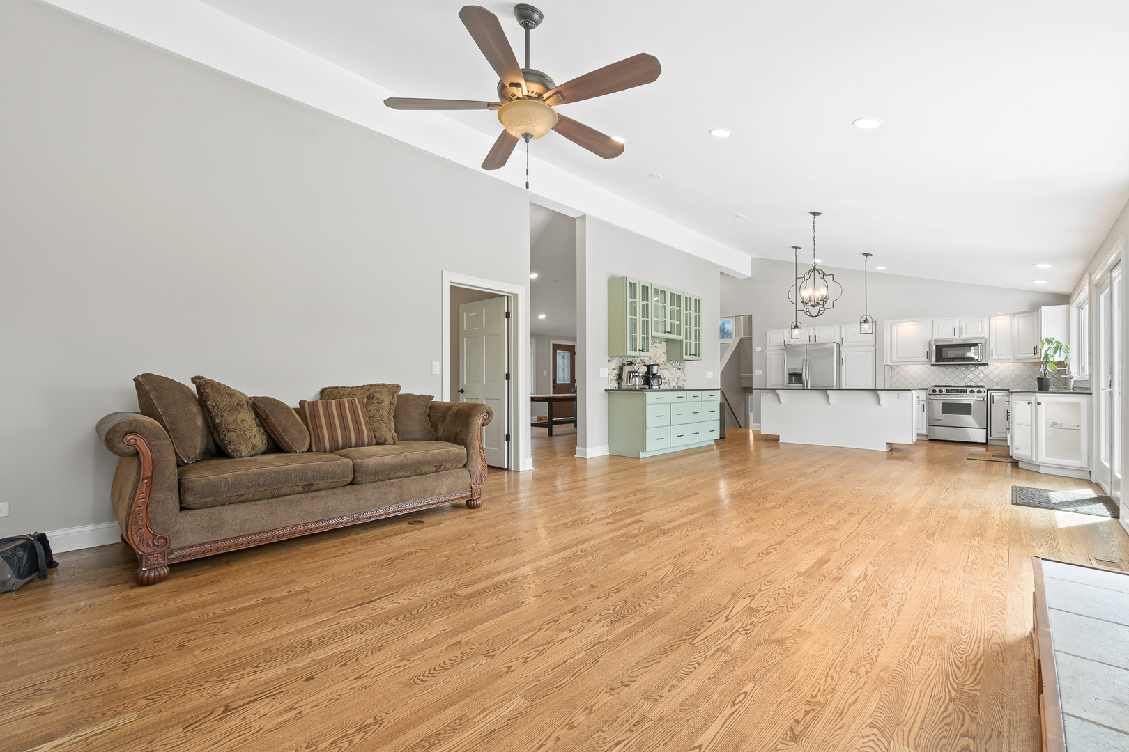 2S216 Riverside Avenue Warrenville, IL 60555 - Photo 10 of 55