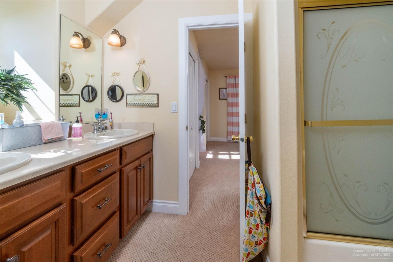 64490 Research Road Bend, OR 97703 - Photo 17 of 25 Additional Photo