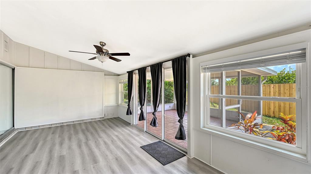 2512 Post Road Sarasota, FL 34231 - Photo 14 of 35