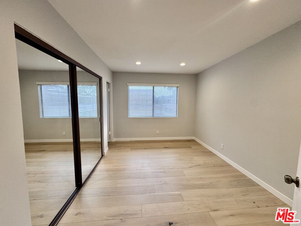 4435 Alla Road, Unit 4 Marina del Rey, CA 90292 - Photo 13 of 23 a view of an empty room and window