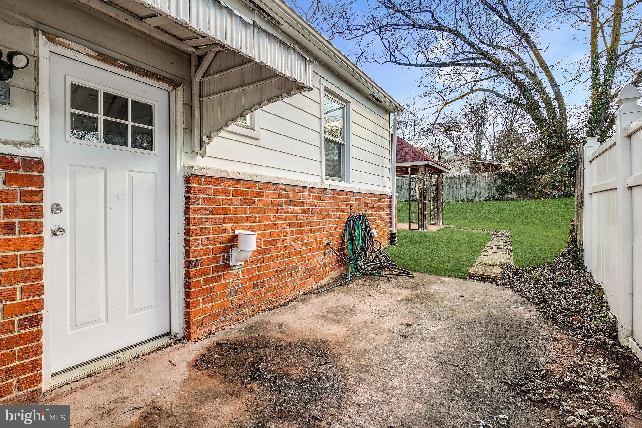 12301 Dalewood Drive Silver Spring, MD 20902 - Photo 3 of 50