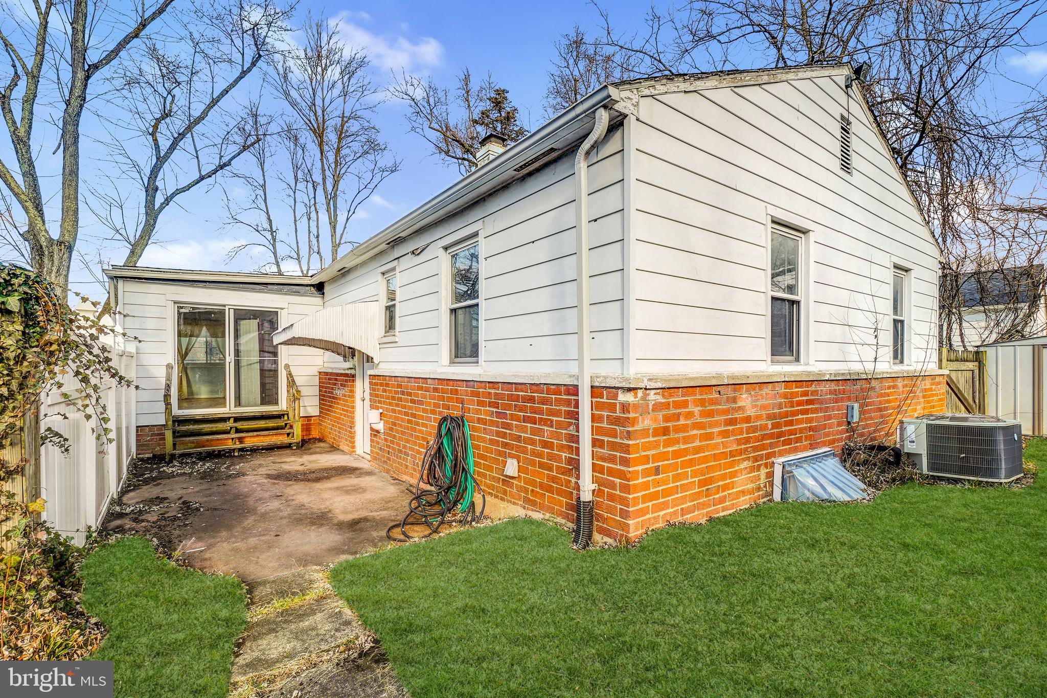 12301 Dalewood Drive Silver Spring, MD 20902 - Photo 4 of 50