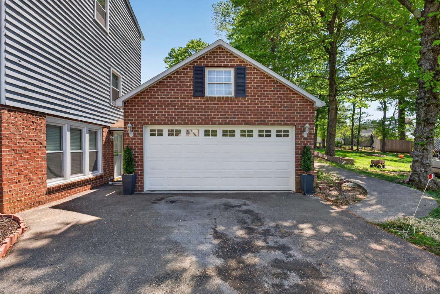 1002 Oxford Point Road Lynchburg, VA 24503 - Photo 4 of 49