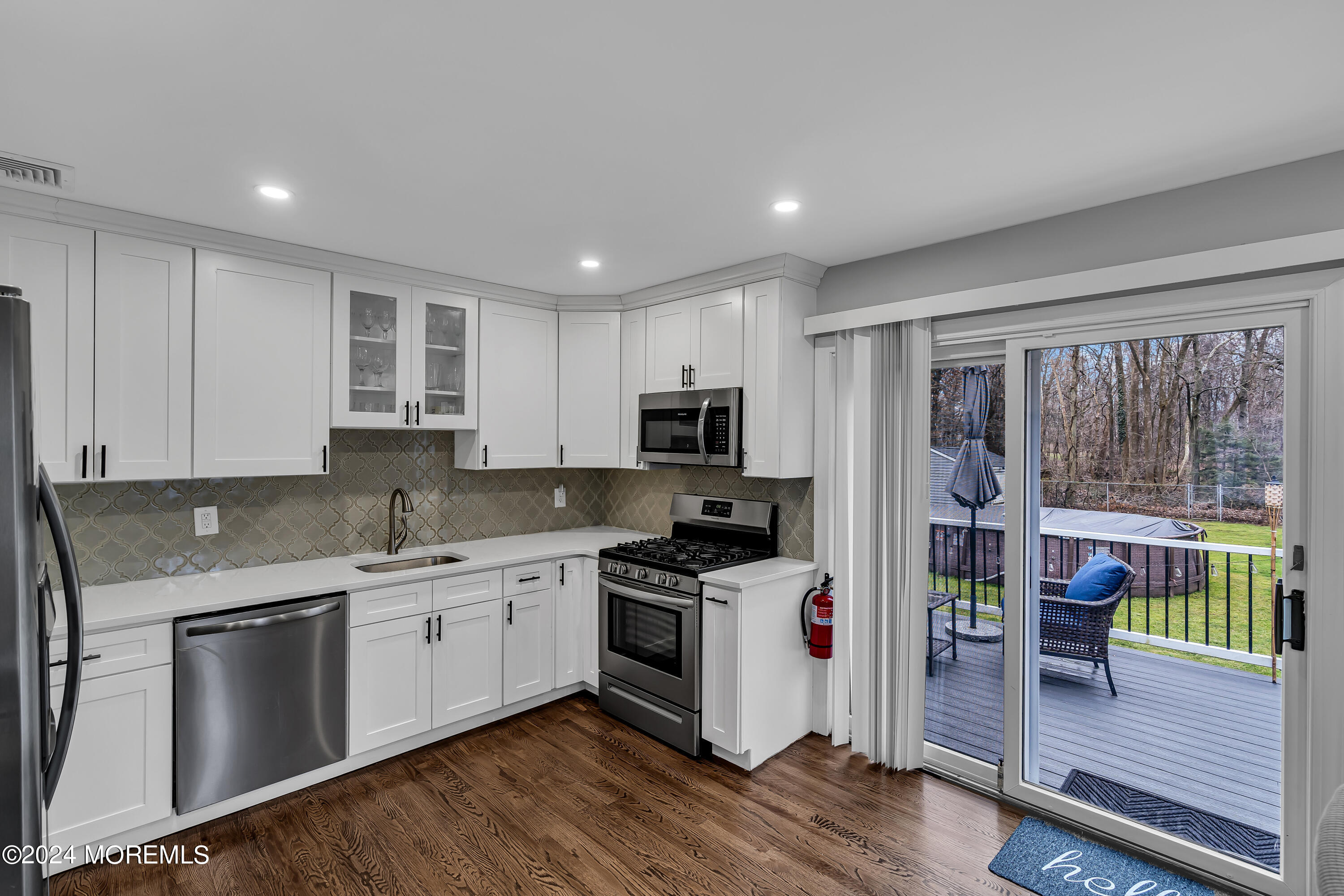 137 Greenbrook Road Green Brook, NJ 08812 - Photo 10 of 25 017__cmp0241