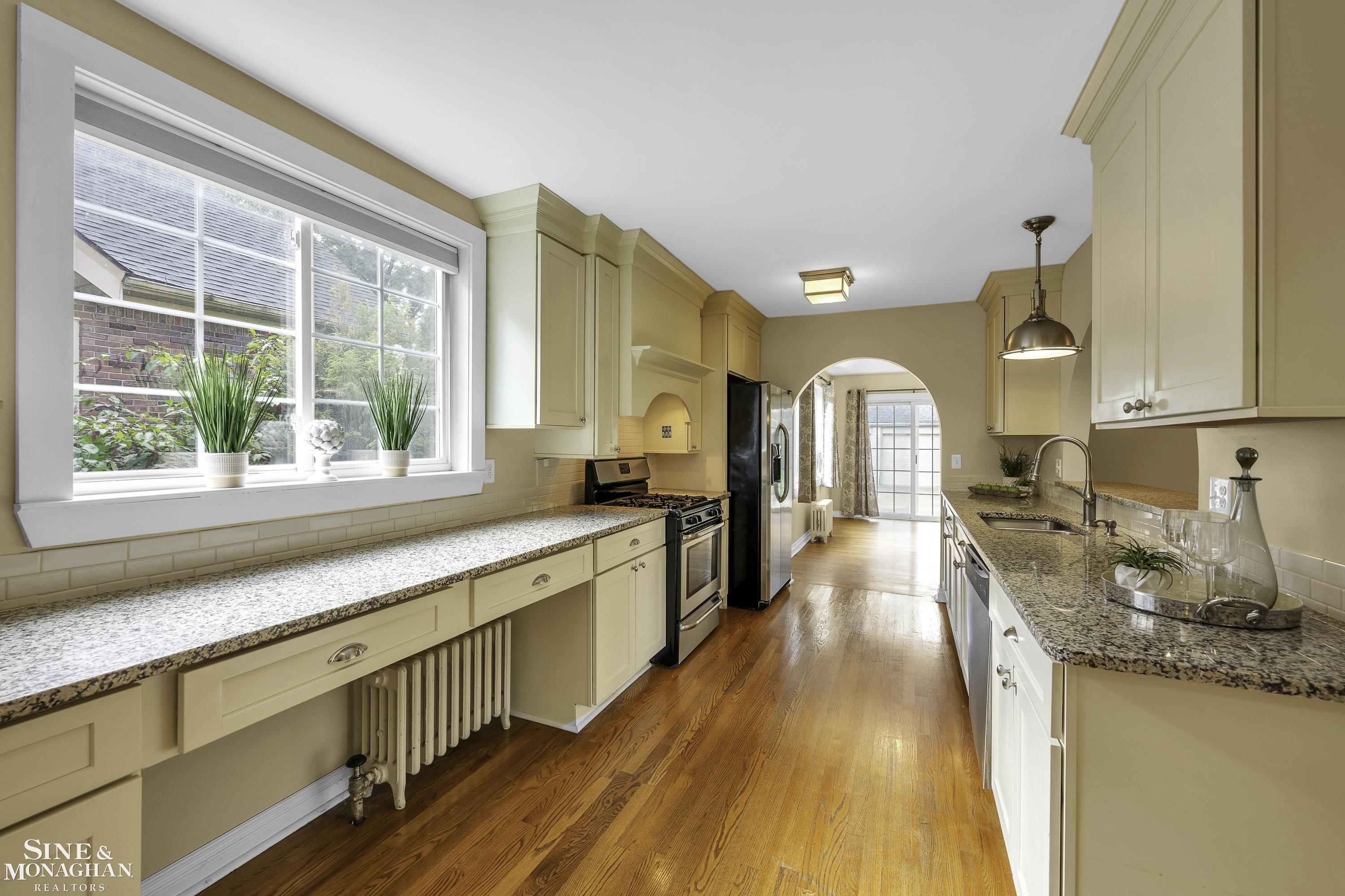 611 Fisher Road Grosse Pointe, MI 48230 - Photo 16 of 49