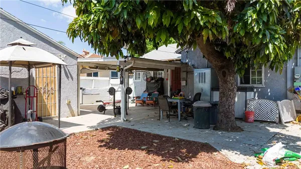 $720,000 | 132 West 52nd Street, Long Beach, CA 90805
