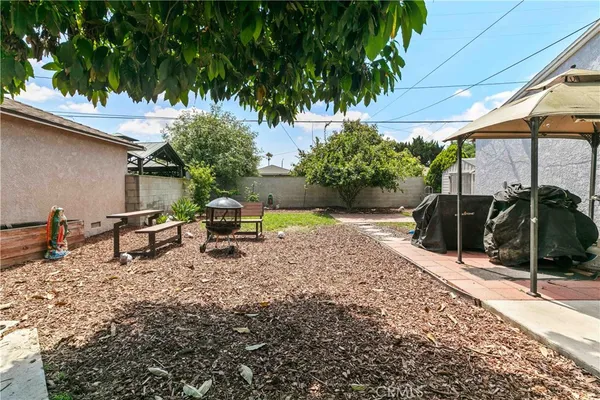 $720,000 | 132 West 52nd Street, Long Beach, CA 90805