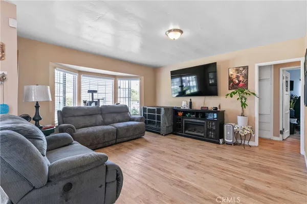 $720,000 | 132 West 52nd Street, Long Beach, CA 90805