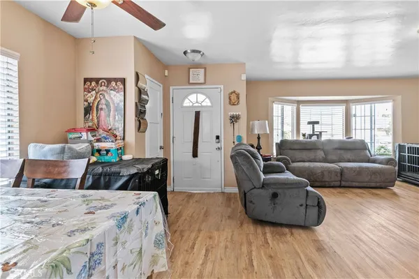 $720,000 | 132 West 52nd Street, Long Beach, CA 90805