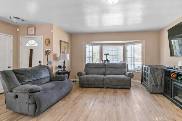 $720,000 | 132 West 52nd Street, Long Beach, CA 90805