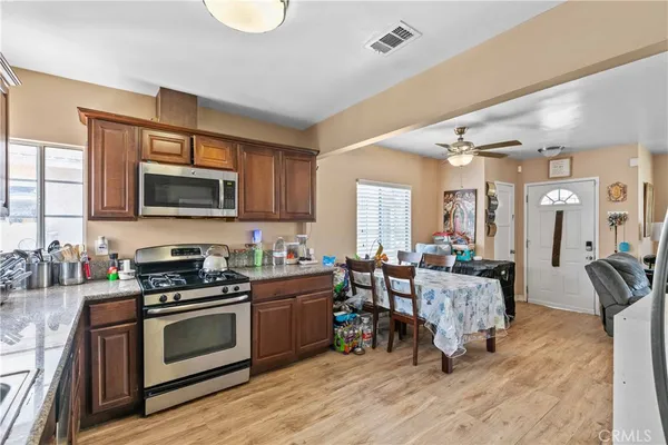 $720,000 | 132 West 52nd Street, Long Beach, CA 90805