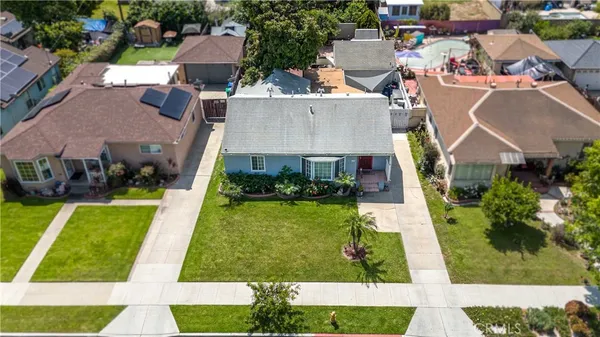 $720,000 | 132 West 52nd Street, Long Beach, CA 90805