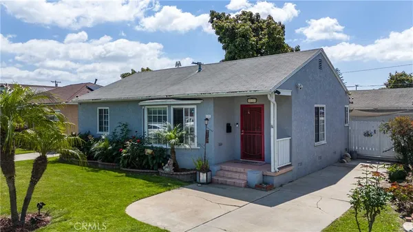 $720,000 | 132 West 52nd Street, Long Beach, CA 90805