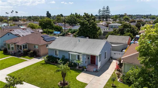 $720,000 | 132 West 52nd Street, Long Beach, CA 90805