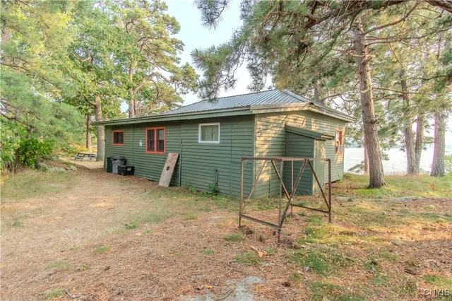 $1,199,990 | 48571 Wintergreen, Redwood, NY 13679