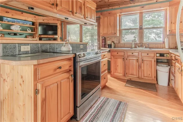 $1,199,990 | 48571 Wintergreen, Redwood, NY 13679