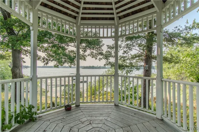 $1,199,990 | 48571 Wintergreen, Redwood, NY 13679