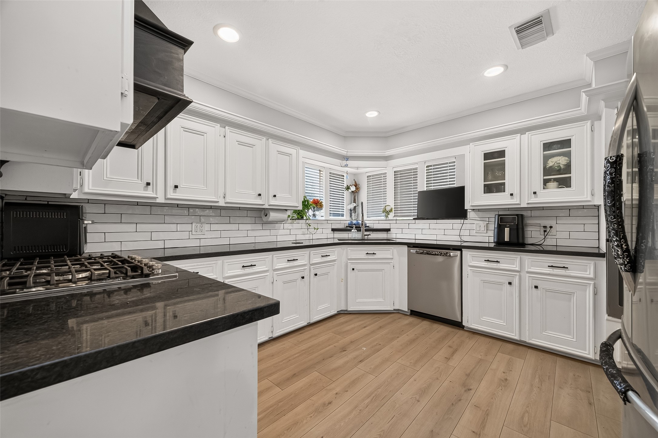 5919 Spring Creek Oaks Drive Spring, TX 77379 - Photo 15 of 35