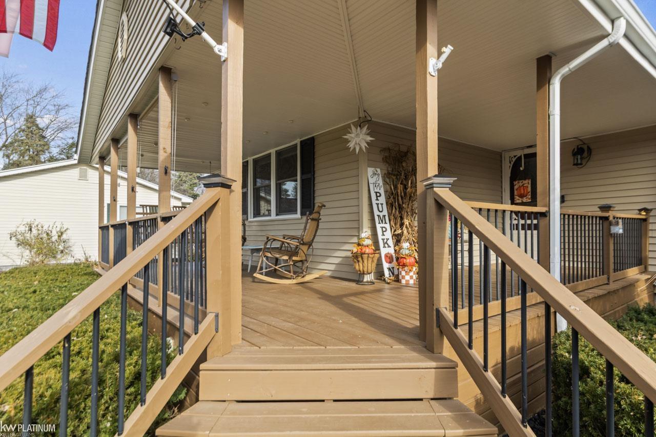3230 Range Road Port Huron, MI 48060 - Photo 4 of 42 50194454-ef6debd1-6679-4f14-bcf9-ce2bcde4bd58.JPG