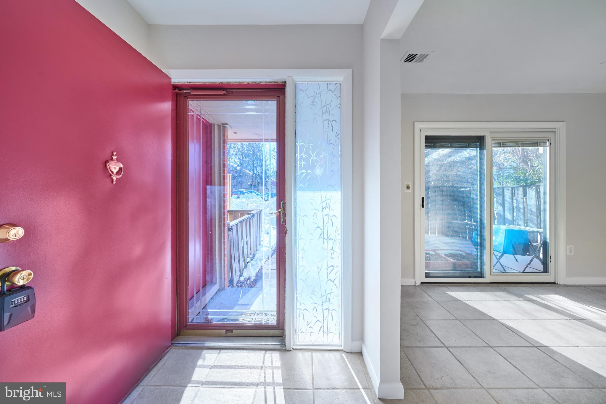 1904 Winterport Cl Reston, VA 20191 - Photo 4 of 55