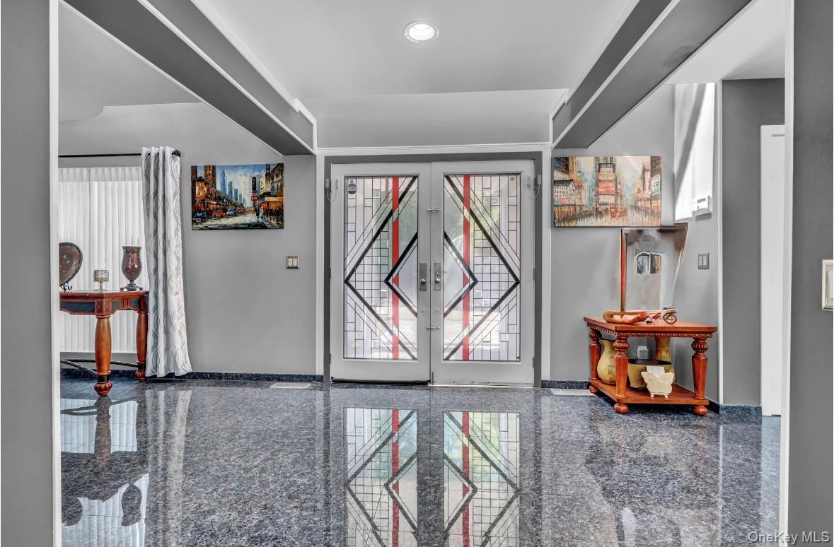 83 Cliff Road Port Jefferson, NY 11777 - Photo 5 of 50