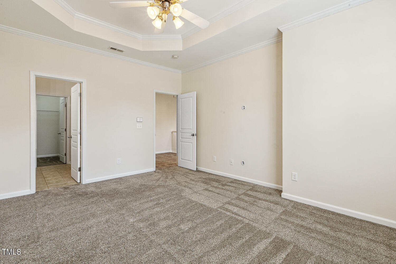 5936 Hourglass Court Raleigh, NC 27612 - Photo 8 of 15 an empty room with a bathroom