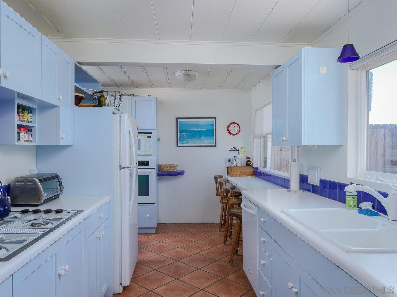 2212 Ocean Front Del Mar, CA 92014 - Photo 6 of 17