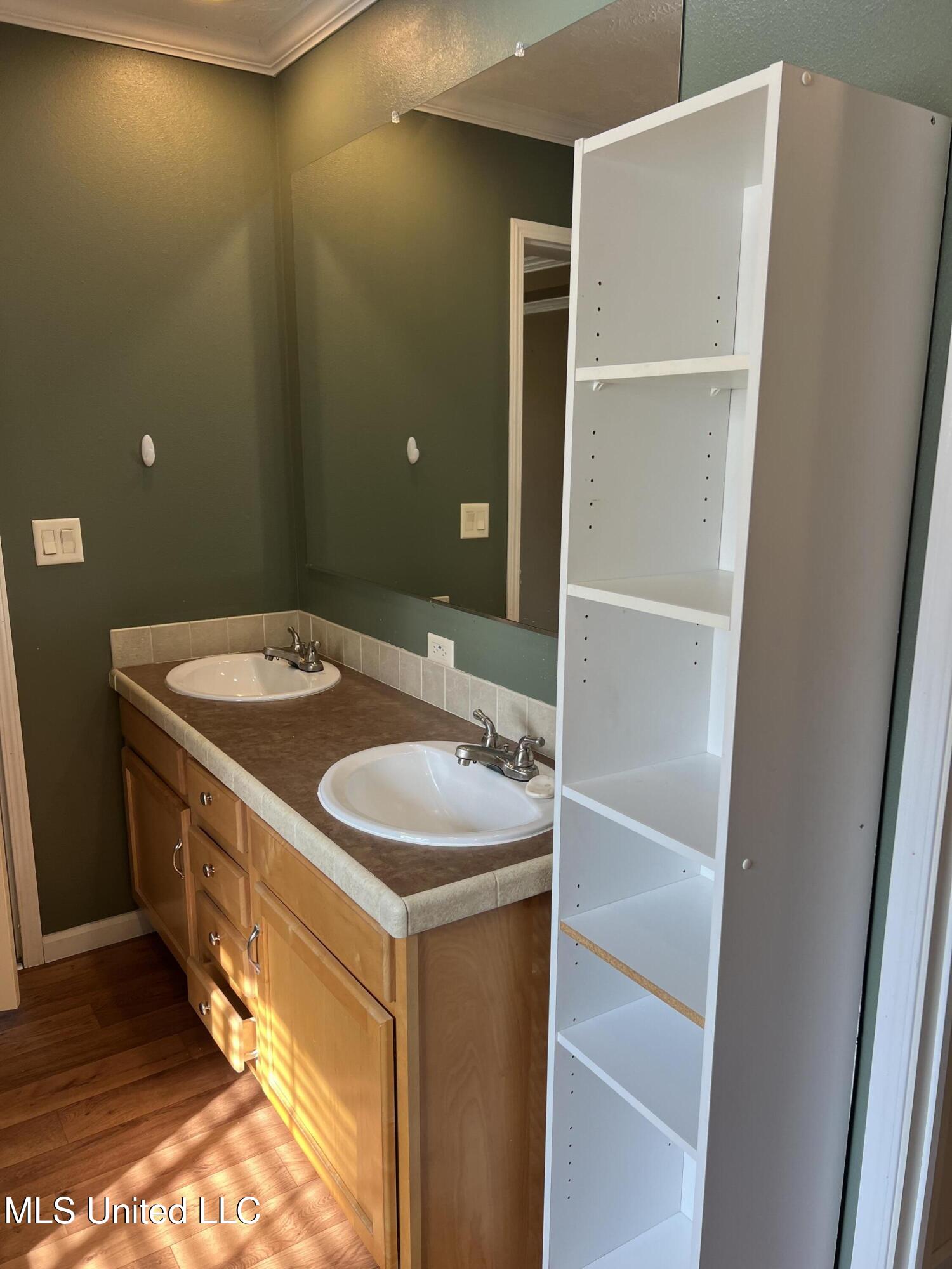 111 Cherokee Drive Florence, MS 39073 - Photo 8 of 35 IMG_1697