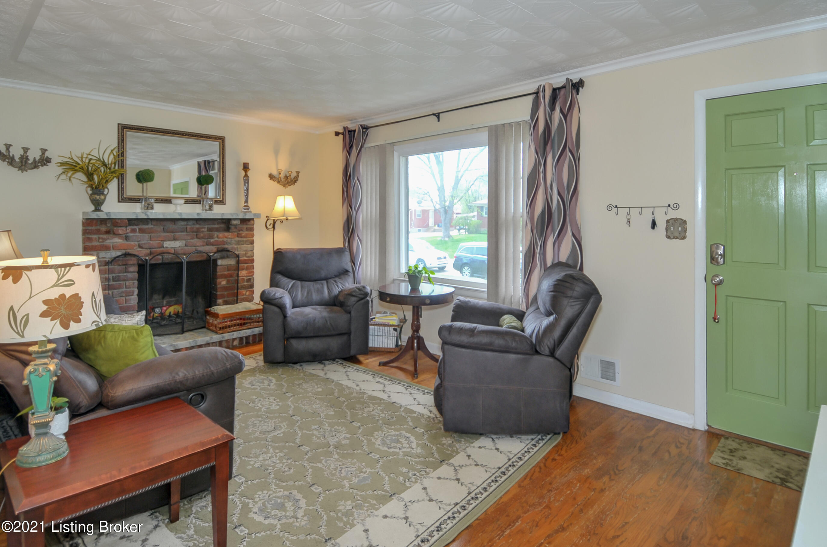 6309 Hunters Grove Road Louisville, KY 40216 - Photo 6 of 36 6309HuntersGroveRd-6