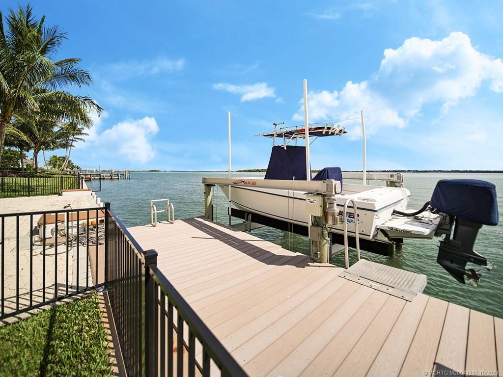 10 Island Road Stuart, FL 34996 - Photo 22 of 60 a terrace view with seating space