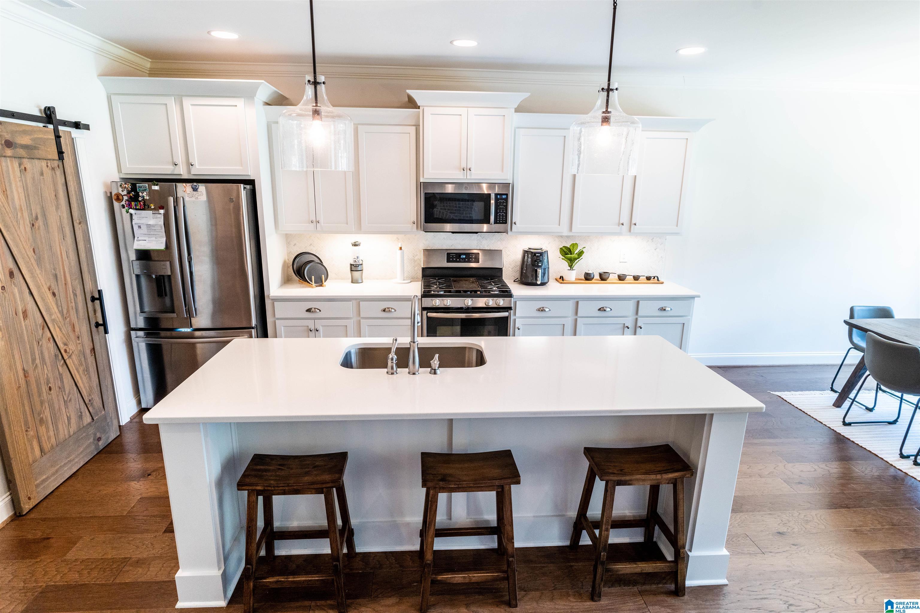 208 Ambergate Circle Pelham, AL 35124 - Photo 8 of 46