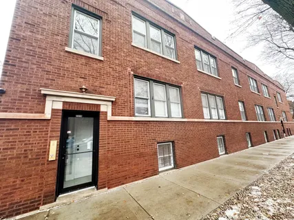 $210,000 | 2315 West Waveland Avenue, Unit B, Chicago, IL 60618